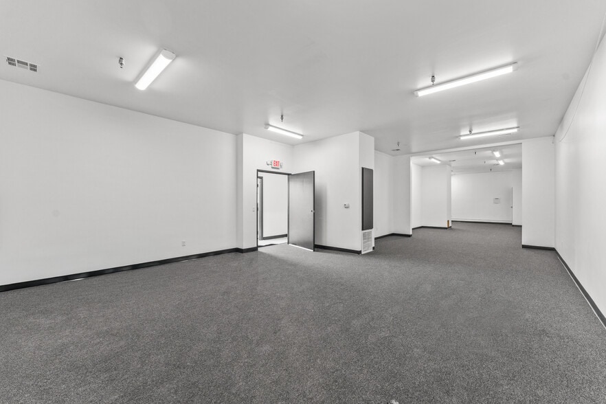 More Photos Of 3535 N Anza Rd, Palm Springs Warehouse For Sale