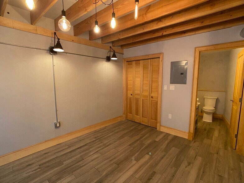 More Photos Of 192 Belgrade Ave, Roslindale Loft Creative Space For Sale