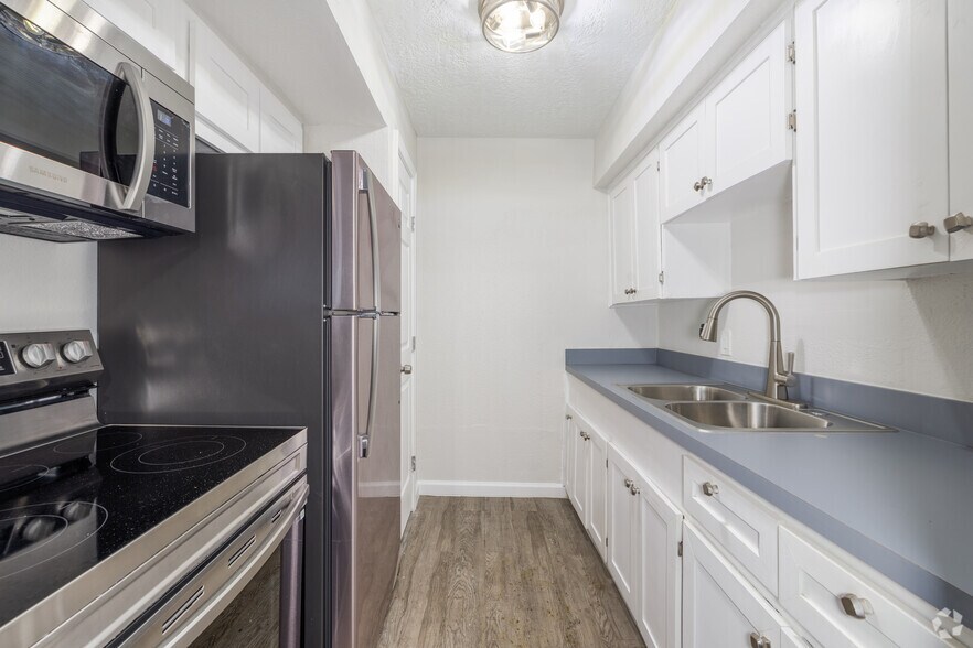 More Photos Of 6301 Alfano St, Houston Apartments For Sale