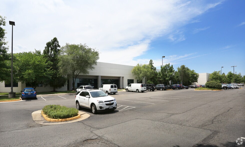 More Photos Of 4115 Pleasant Valley Rd, Chantilly Unknown For Lease