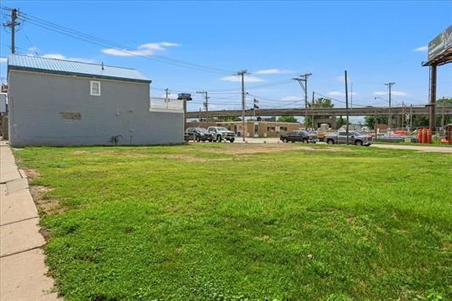 More Photos Of 166 Sinsinawa Avenue Ave, East Dubuque Land For Lease