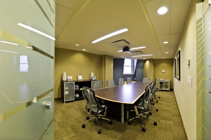 More Photos Of 1 Rideau St, Ottawa Coworking Space