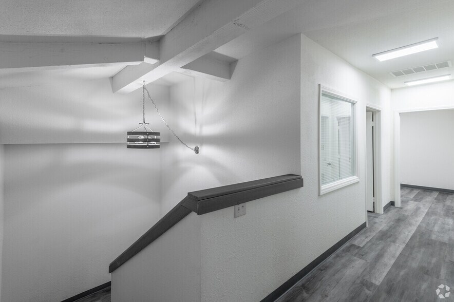 More Photos Of 1111 W Town and Country Rd, Orange Medical For Sale