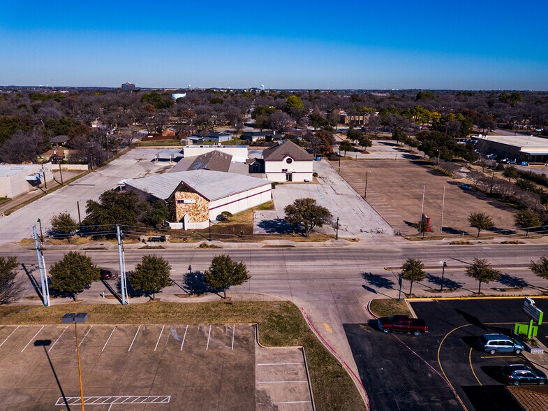 More Photos Of 824 W Pipeline Rd, Hurst Religious Facility For Sale