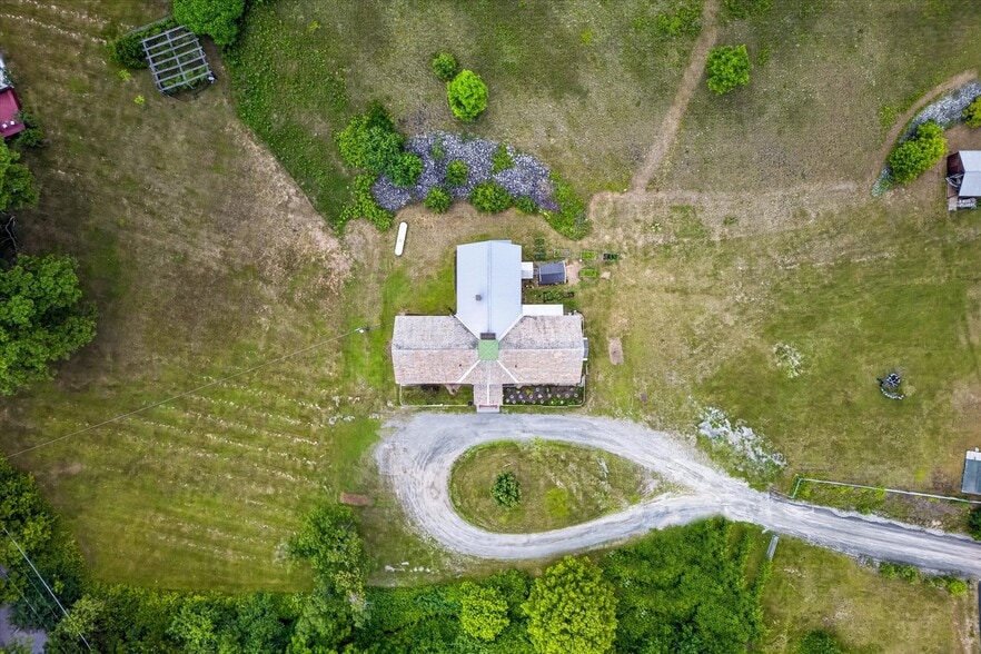 More Photos Of 66 Duttonsville School dr, Cavendish Schools For Sale