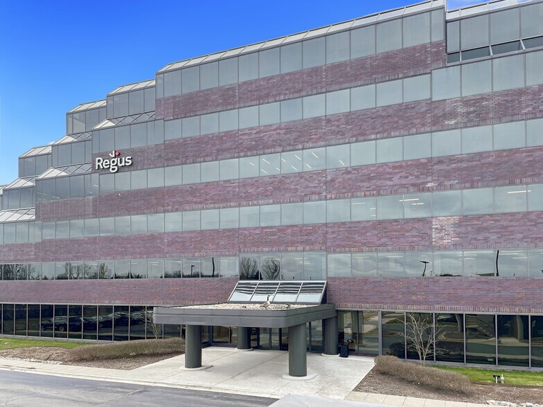 More Photos Of 999 Oakmont Plaza Dr, Westmont Coworking Space