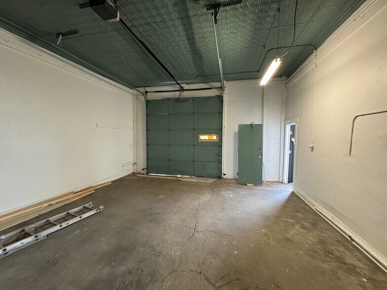 More Photos Of 1925 E Truman Rd, Kansas City Storefront Retail Office For Lease