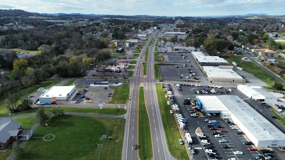 More Photos Of 305 E Broadway Blvd, Jefferson City Storefront Retail Office For Lease