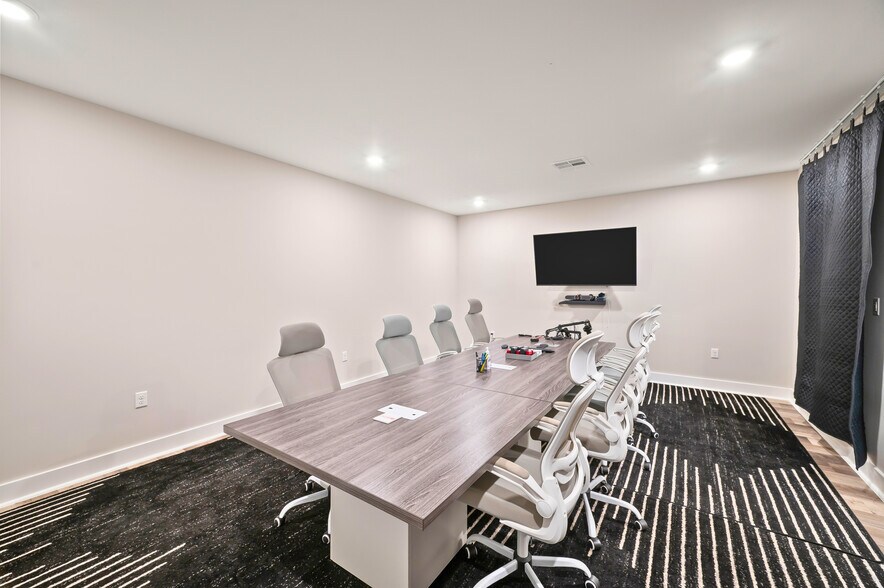 More Photos Of 7622 Eagle Ln, Spring Airplane Hangar For Sale
