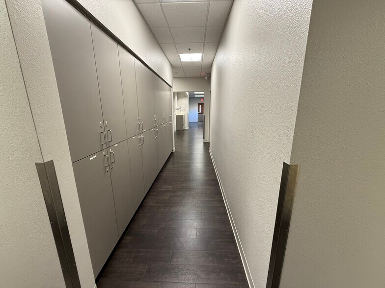 More Photos Of 3413 Golden Rd, Tyler Medical For Lease