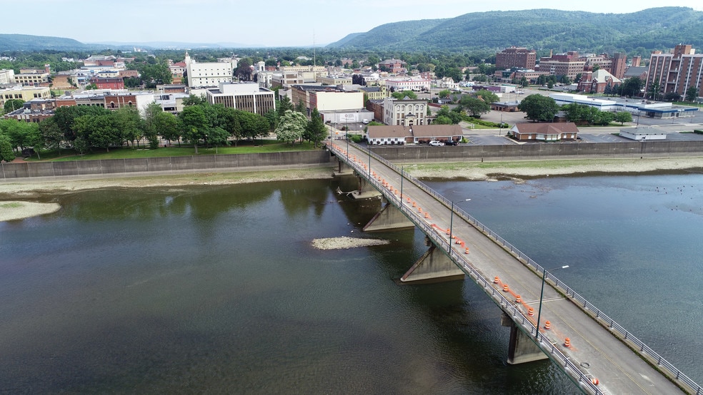More Photos Of 112-114 Lake St, Elmira Storefront Retail Residential For Lease