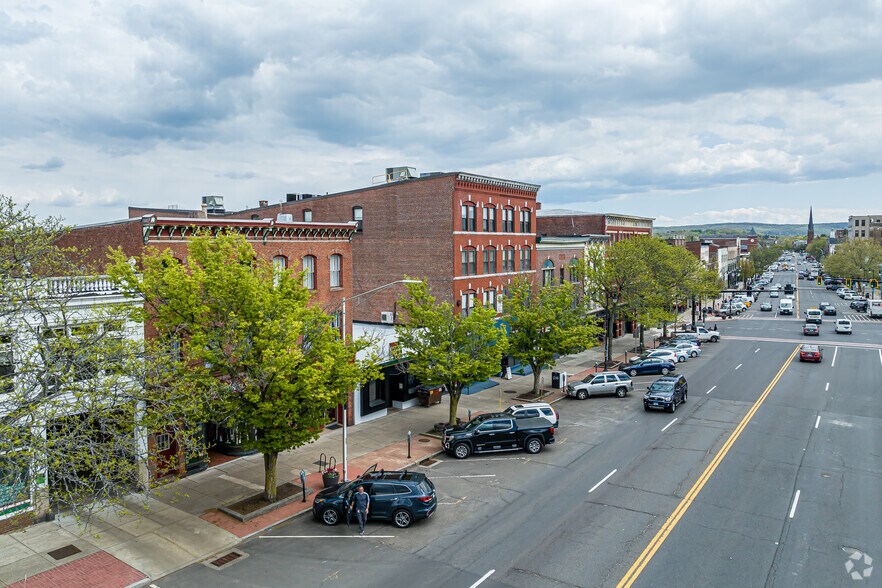 More Photos Of 484 Main St, Middletown Apartments For Lease