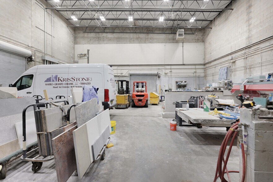 More Photos Of 472 E Westfield Ave, Roselle Park Light Manufacturing For Lease