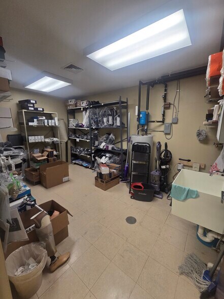 More Photos Of 90 N Claude a Lord Blvd, Pottsville Storefront Retail Office For Sale
