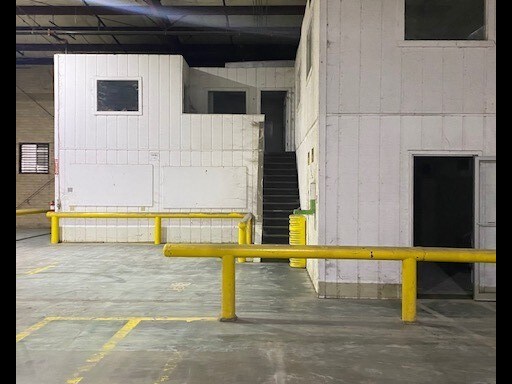 More Photos Of 238 S Industrial Blvd, Calhoun Warehouse For Sale