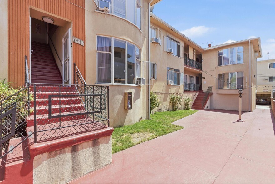 More Photos Of 5408 Russell Ave, Los Angeles Apartments For Sale
