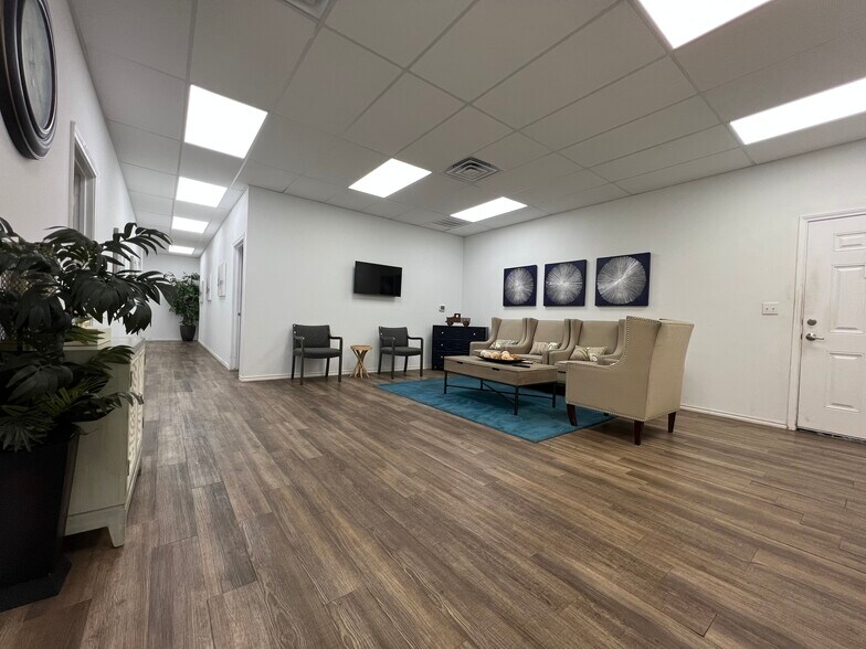 More Photos Of 3910 E McKinney St, Denton Warehouse For Lease