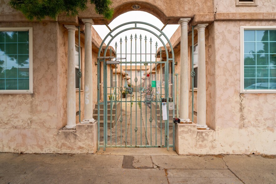 More Photos Of 3226-3232 Adams Ave, San Diego Apartments For Sale