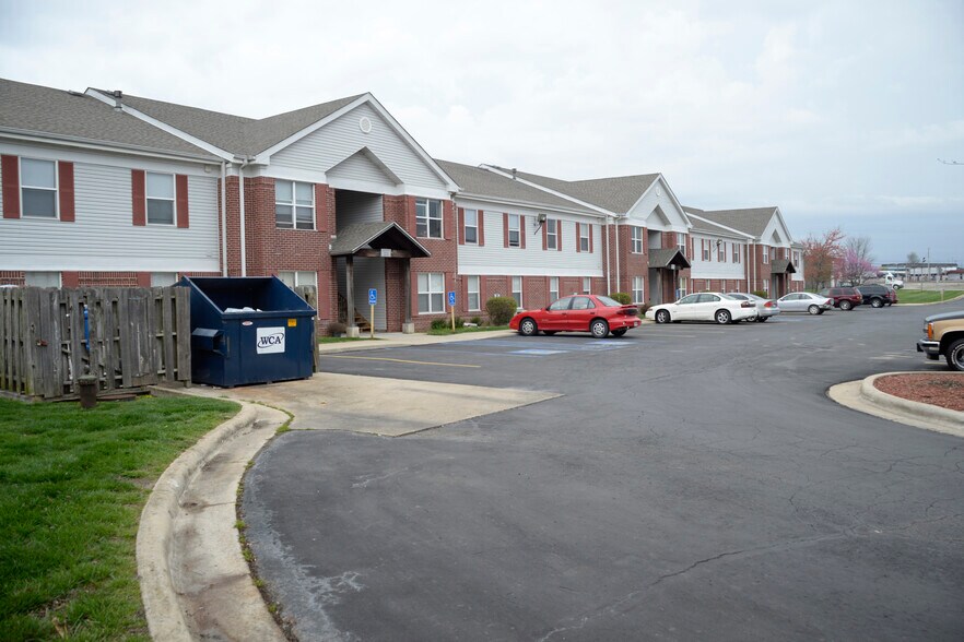 More Photos Of 1031 Ivey Ln, Lebanon Apartments For Sale