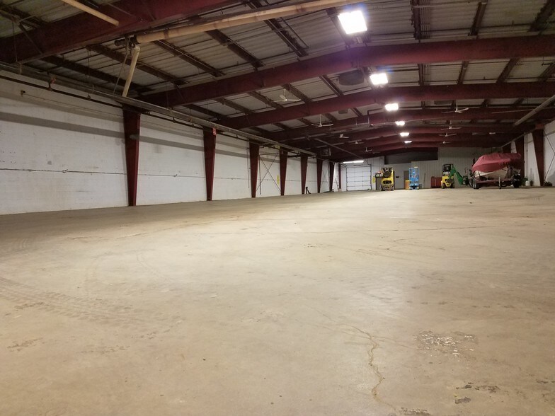 More Photos Of 2130 Industrial Park Rd, Ferdinand Warehouse For Lease