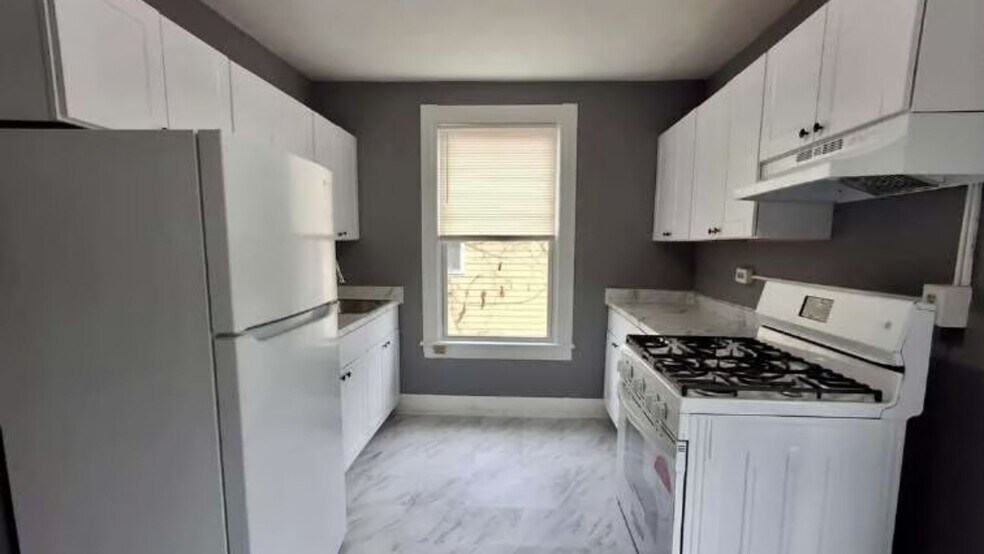 More Photos Of 77 Garden St, Poughkeepsie Apartments For Sale