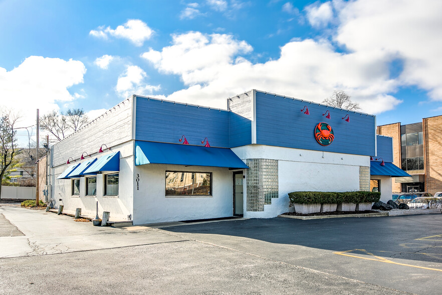 Primary Photo Of 3011 Ogden Ave, Lisle Restaurant For Sale