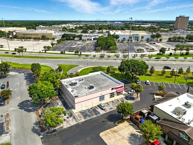 More Photos Of 9480 Arlington Expy, Jacksonville Freestanding For Sale