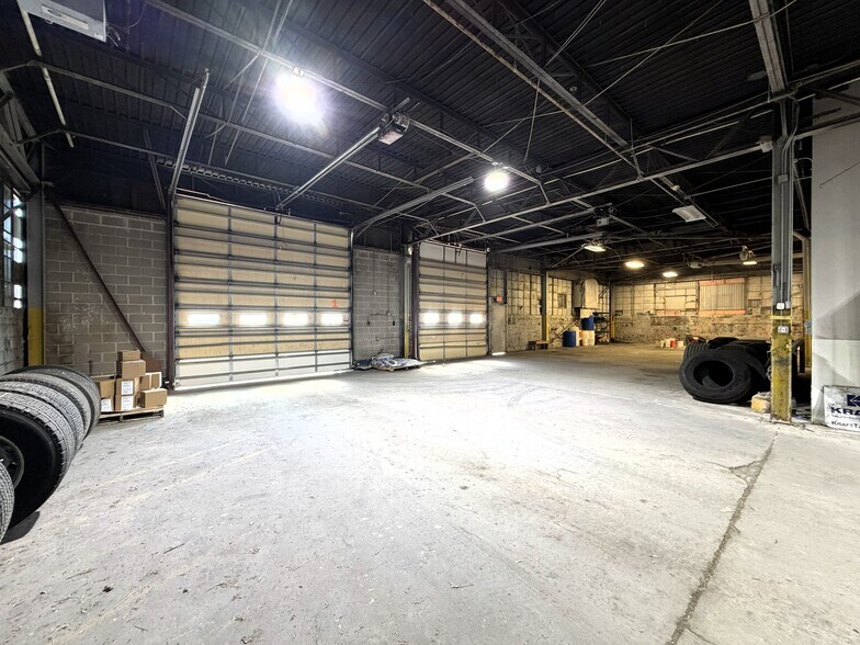 More Photos Of 3299 N 7th St Tfwy, Kansas City Manufacturing For Sale
