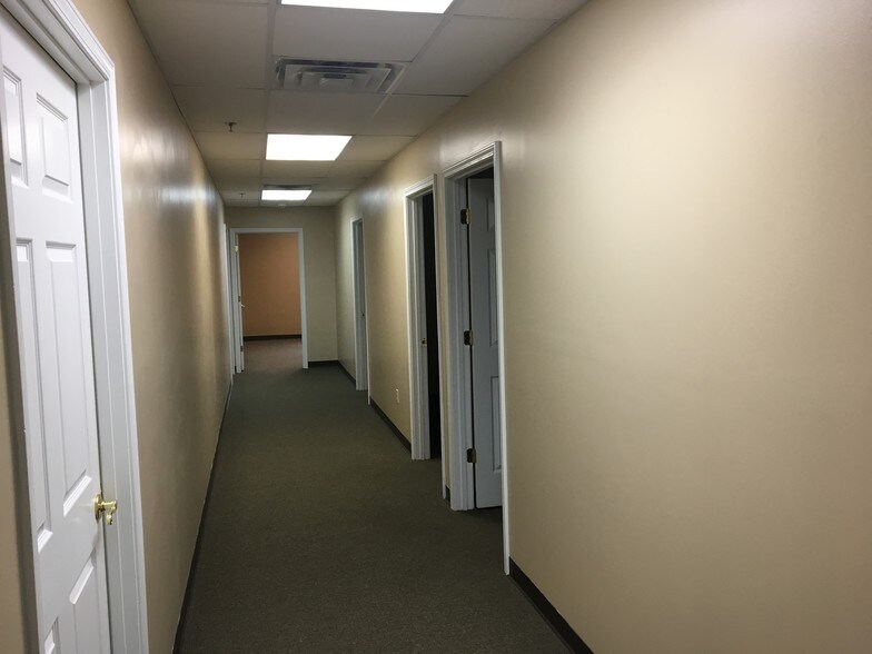 More Photos Of 406 W Main St, Abingdon Medical For Lease