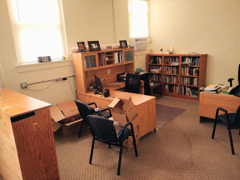 More Photos Of 906 Elm St, Coffeyville Religious Facility For Sale