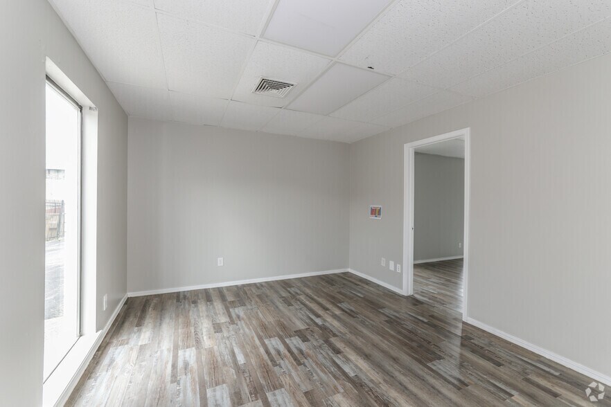 More Photos Of 4641 S Braden Ave, Tulsa Office For Sale