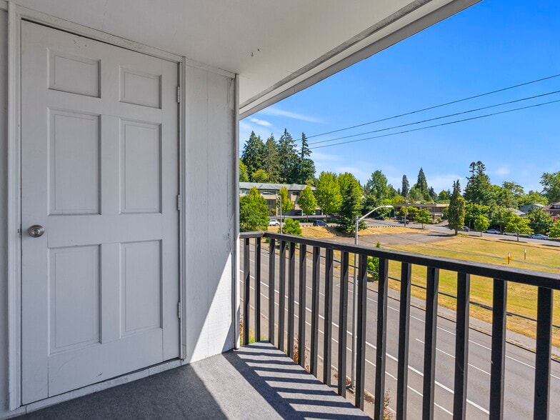 More Photos Of 210 Bethel St NE, Olympia Apartments For Sale