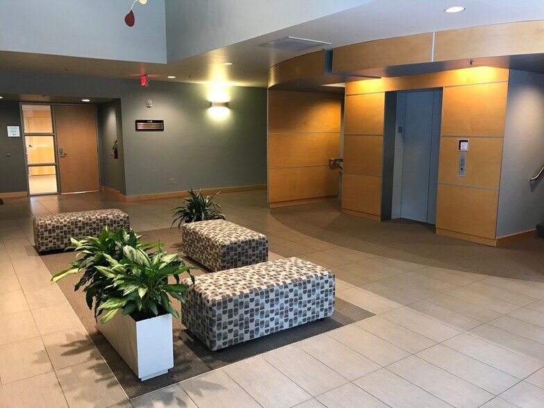 More Photos Of 5920 NE Ray Cir, Hillsboro Office For Sale