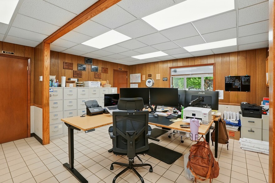 More Photos Of 137 E Joliet St, Schererville Office For Sale