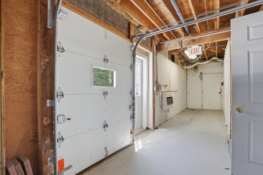 More Photos Of 200 N State St, Concord Flex For Lease