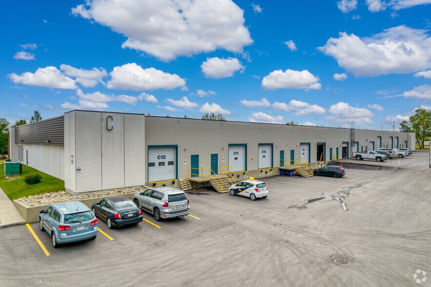 More Photos Of 6215 3 St SE, Calgary Light Distribution For Lease