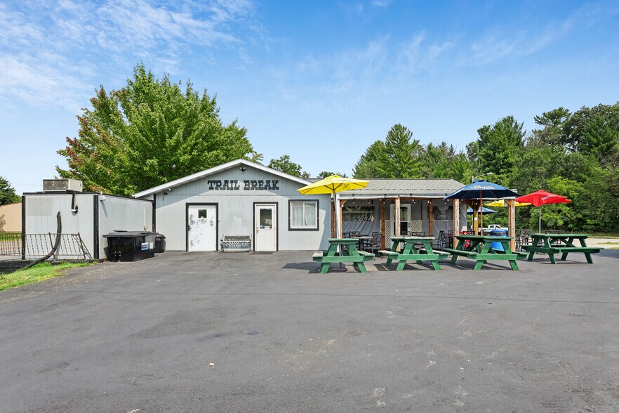 More Photos Of 309 Trail St, La Valle Restaurant For Sale