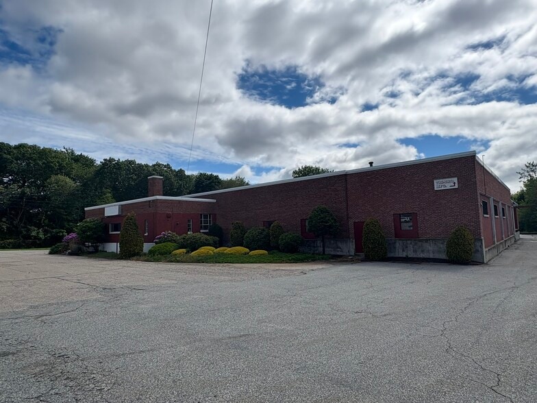More Photos Of 1370 Elmwood Ave, Cranston Manufacturing For Sale