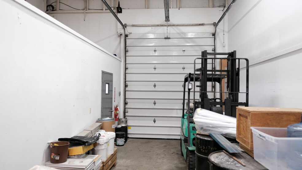 More Photos Of 130 Lenox Ave, Stamford Warehouse For Sale