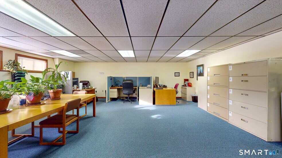 More Photos Of 160 Oak St, Glastonbury Office For Sale