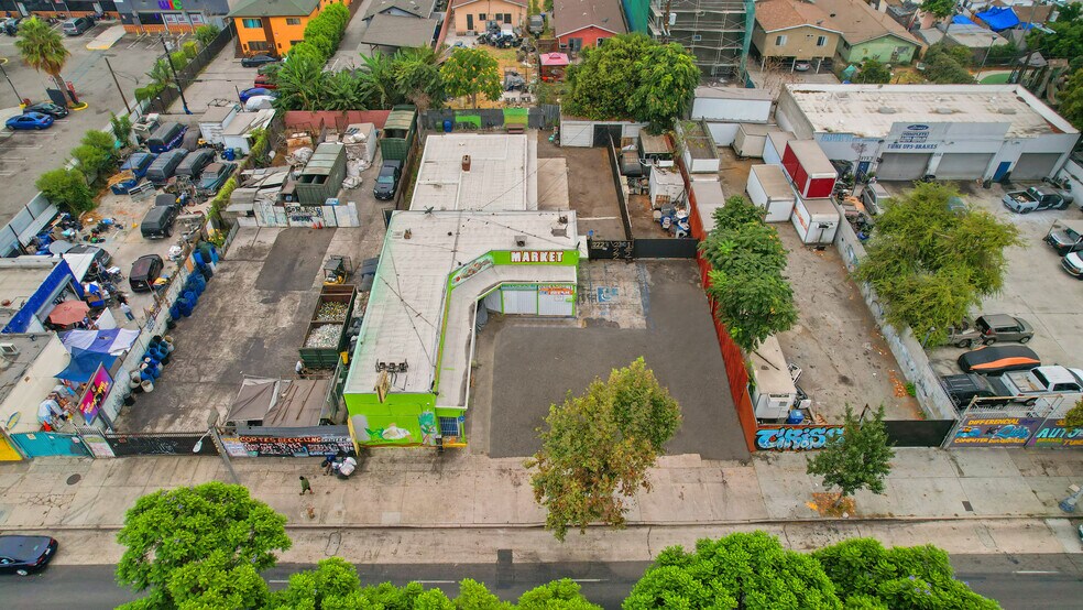 More Photos Of 222 E Manchester Ave, Los Angeles Auto Repair For Sale