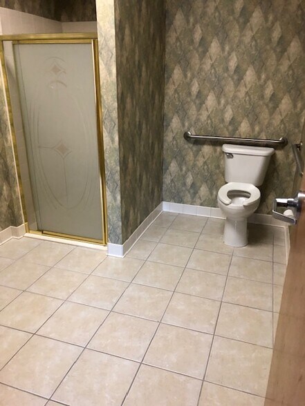 More Photos Of 2450 Emerald Pl, Greenville Medical For Lease