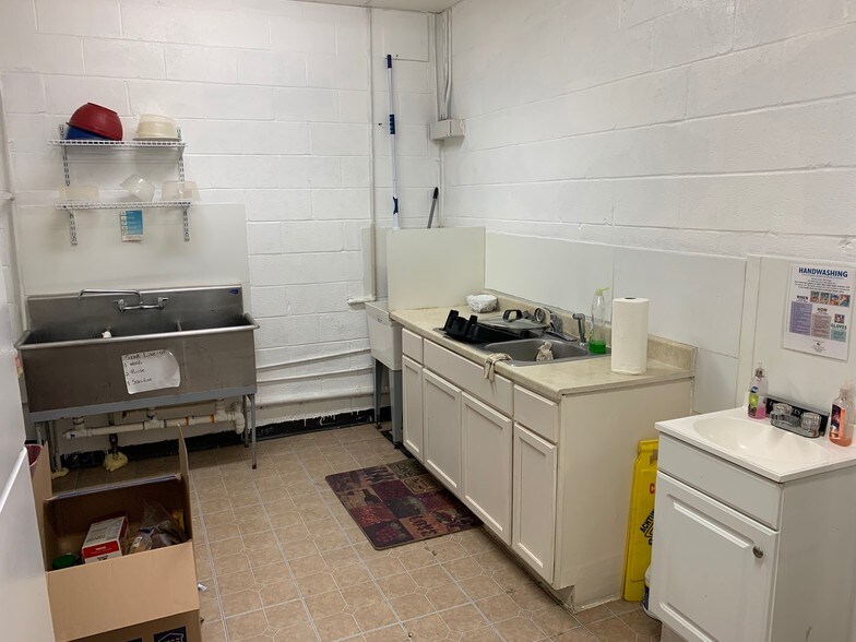 More Photos Of 2000 Cedar Dr, La Marque Unknown For Lease