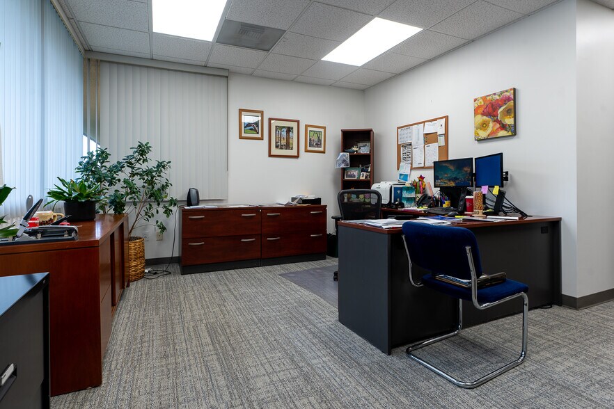 More Photos Of 6390 Greenwich Dr, San Diego Loft Creative Space For Lease