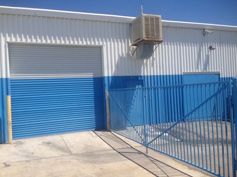 More Photos Of 3977 W Oquendo Rd, Las Vegas Warehouse For Lease
