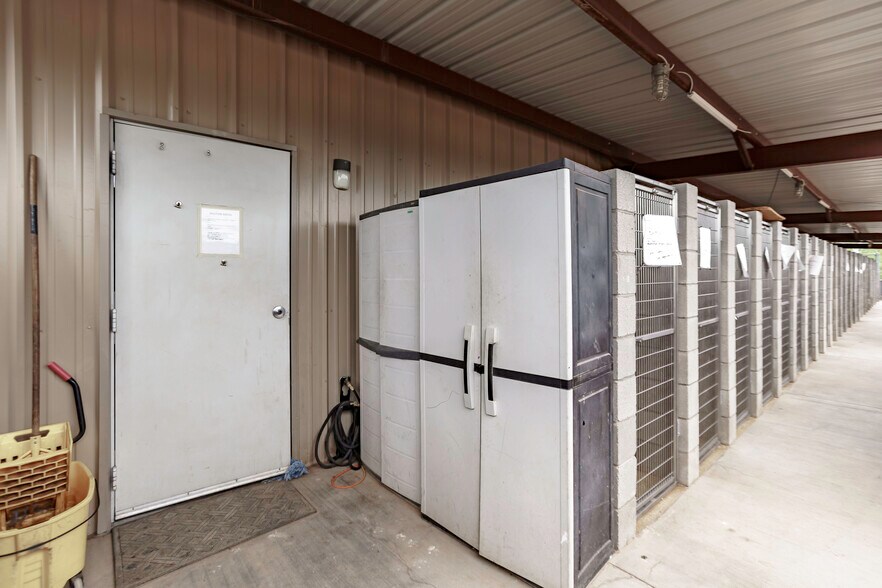 More Photos Of 1601 Wardle rd, Sierra Vista Specialty For Sale