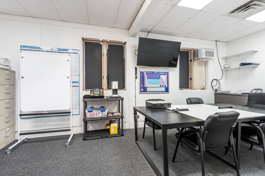 More Photos Of 124 Siringo Rd, Santa Fe Office For Sale