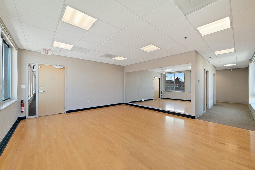 More Photos Of 44320 Premier Plaza, Ashburn Office For Sale