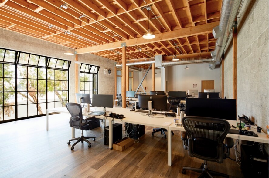 More Photos Of 2011 Pontius Ave, Los Angeles Loft Creative Space For Lease