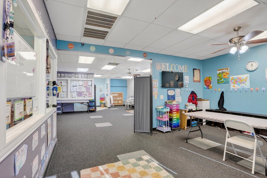 More Photos Of 17311 NE 23rd St, Choctaw Office For Sale